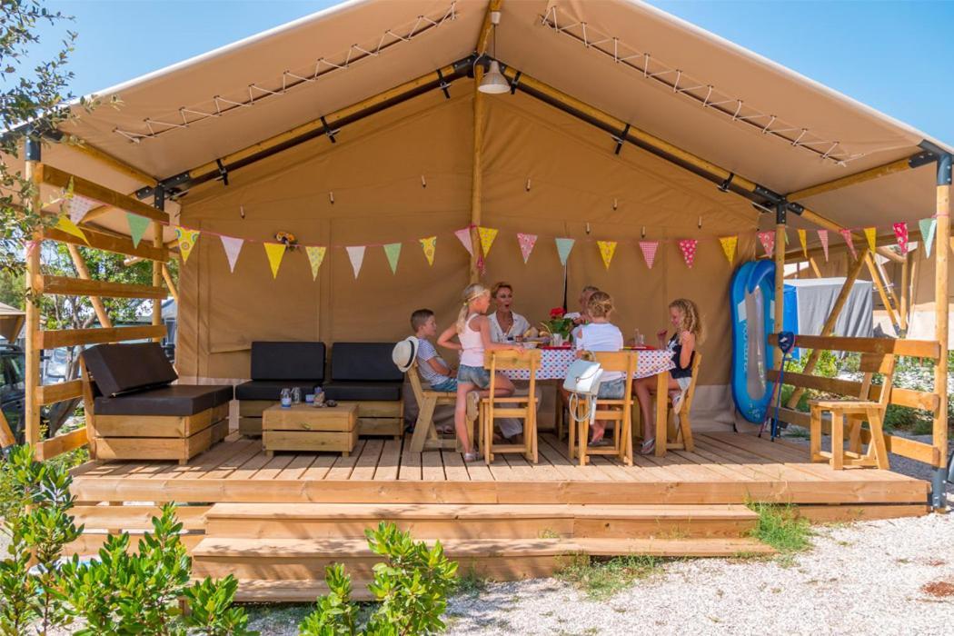 Vacanceselect Premium Lodge Polari Rovinj Bagian luar foto