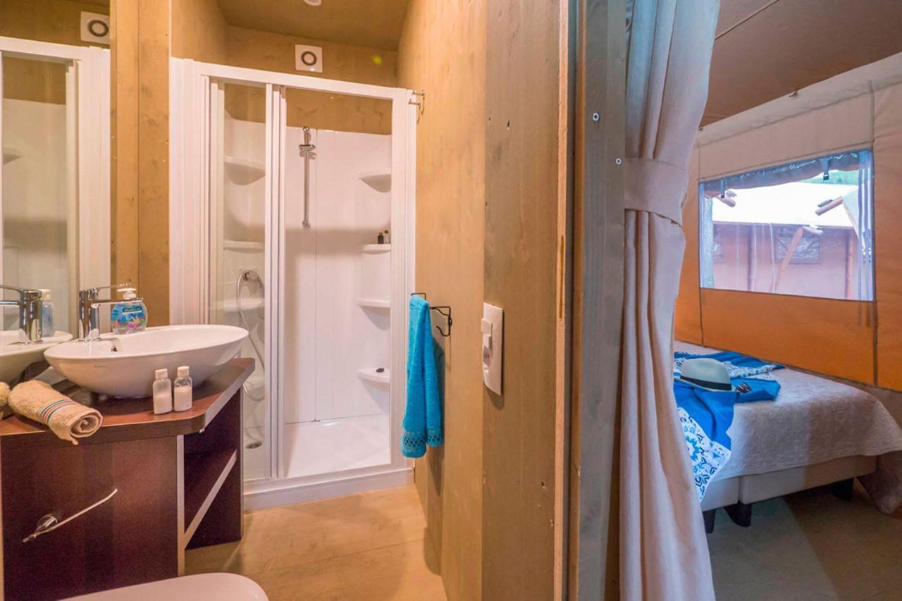 Vacanceselect Premium Lodge Polari Rovinj Bagian luar foto
