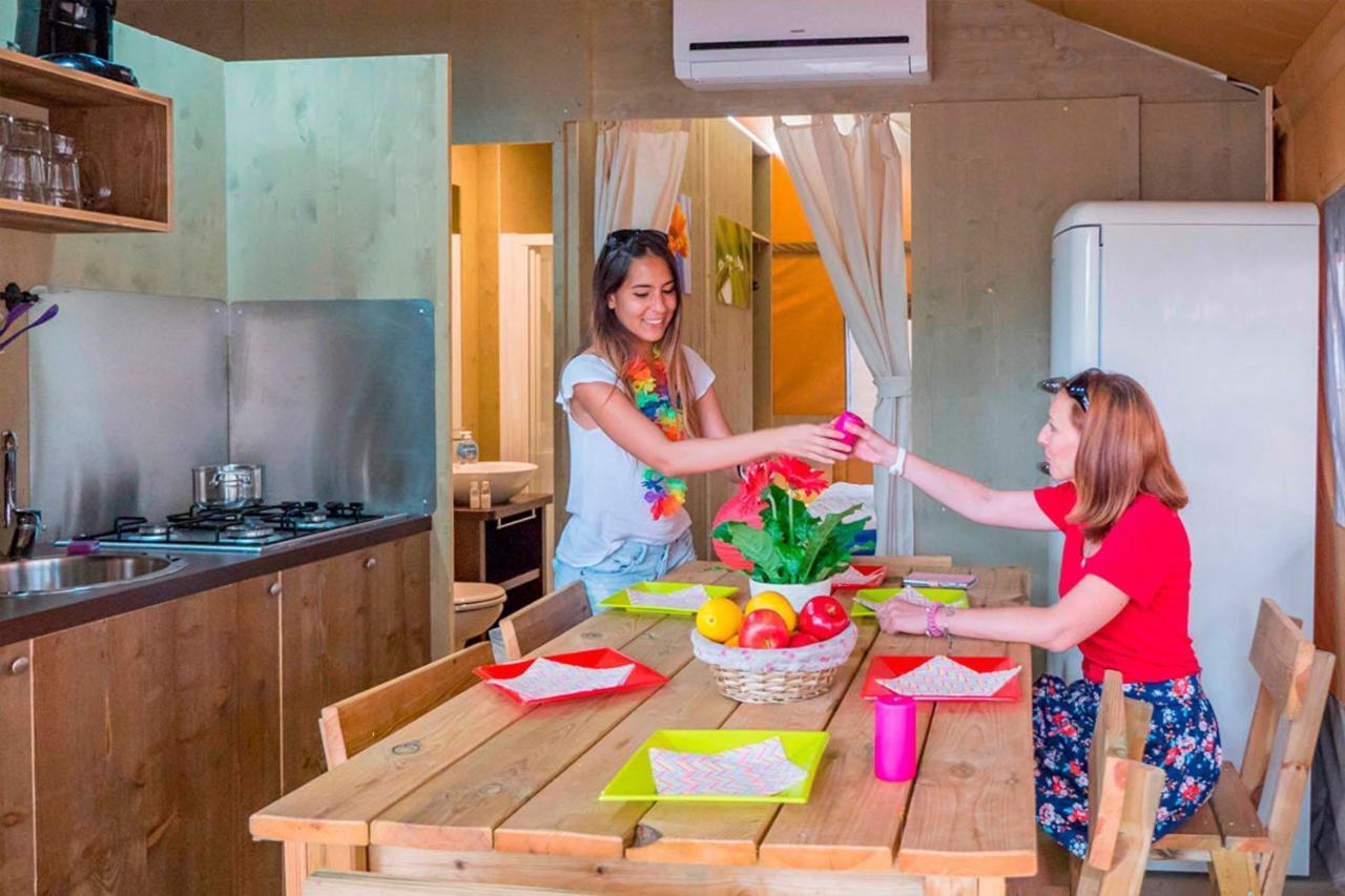 Vacanceselect Premium Lodge Polari Rovinj Bagian luar foto