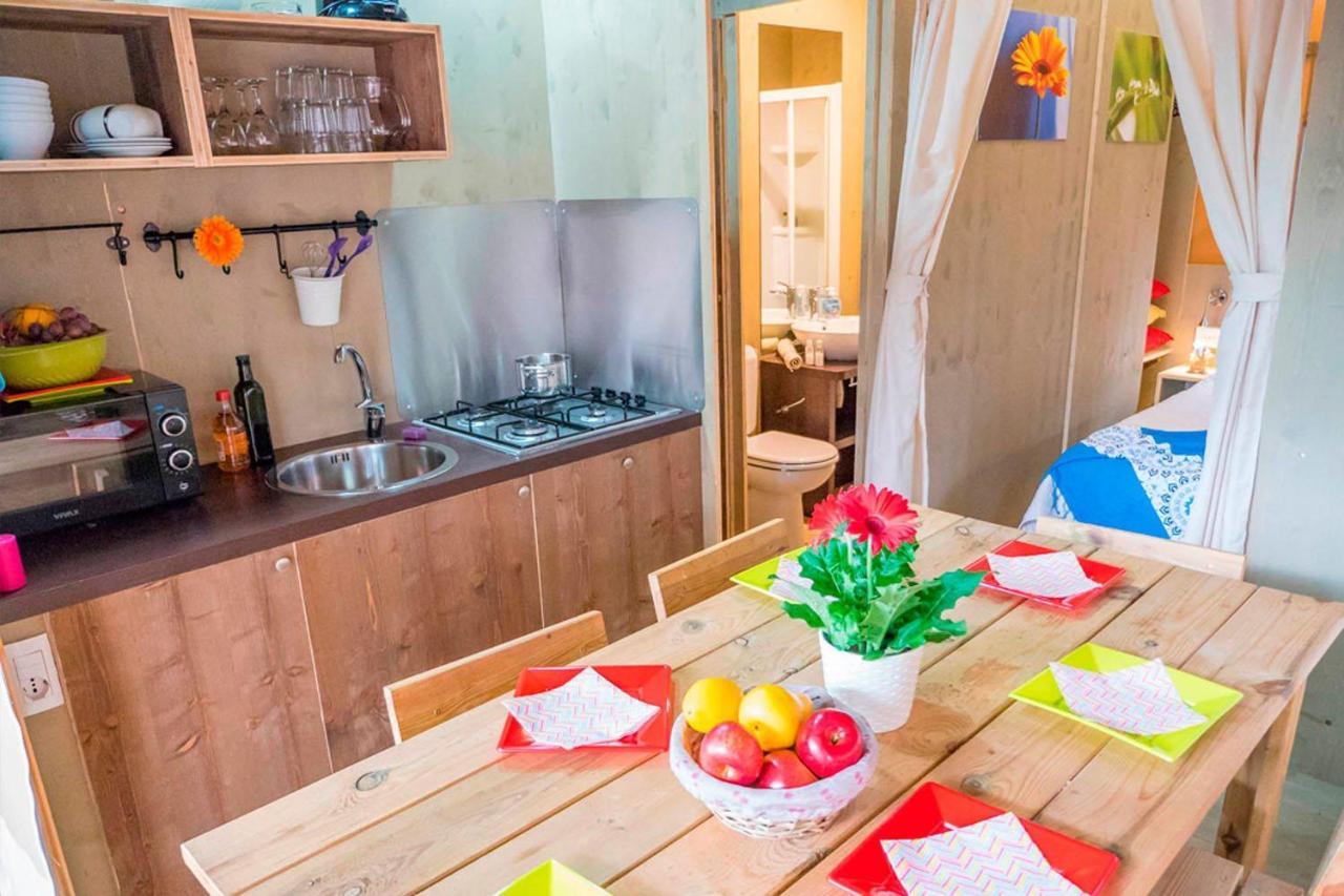 Vacanceselect Premium Lodge Polari Rovinj Bagian luar foto