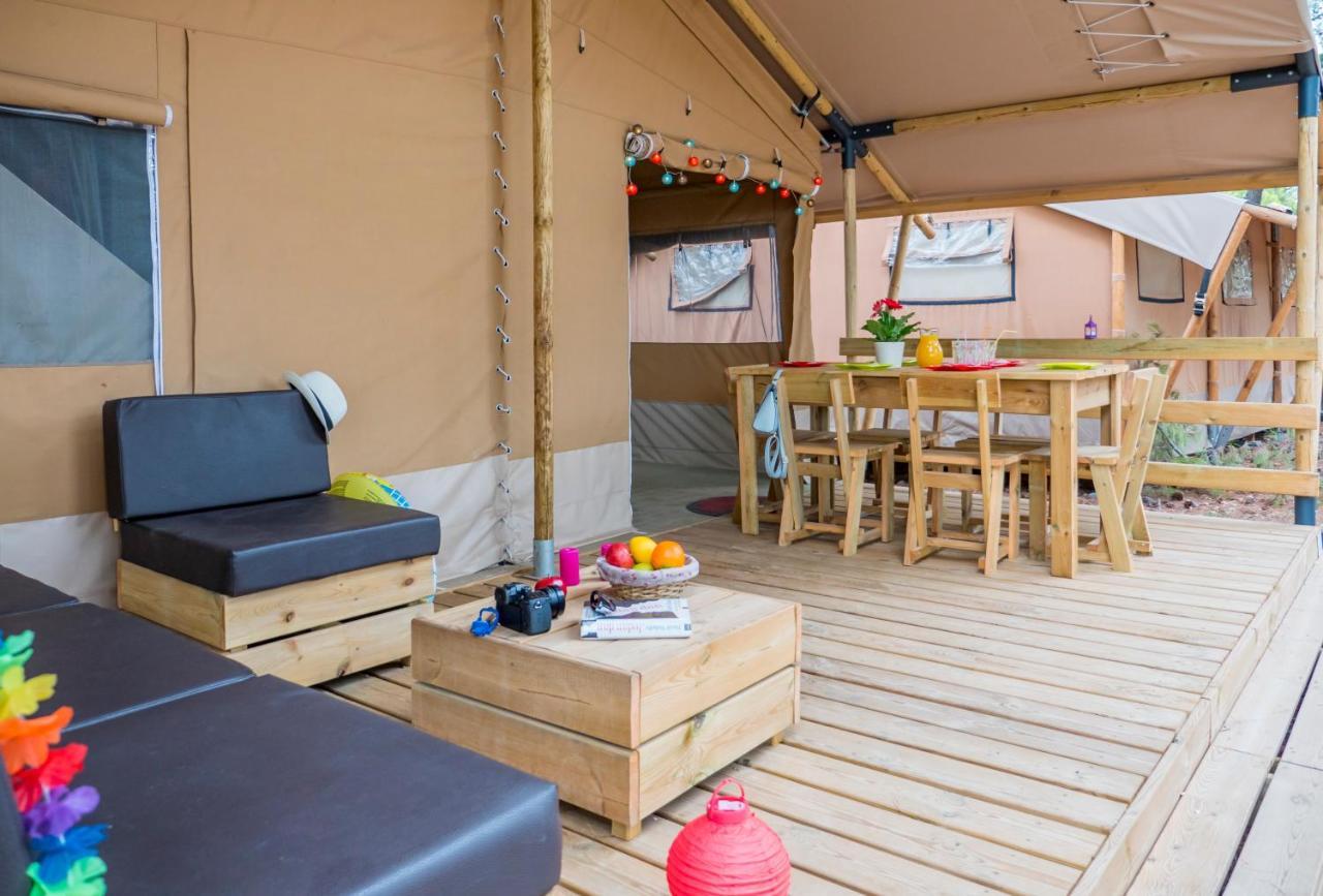 Vacanceselect Premium Lodge Polari Rovinj Bagian luar foto